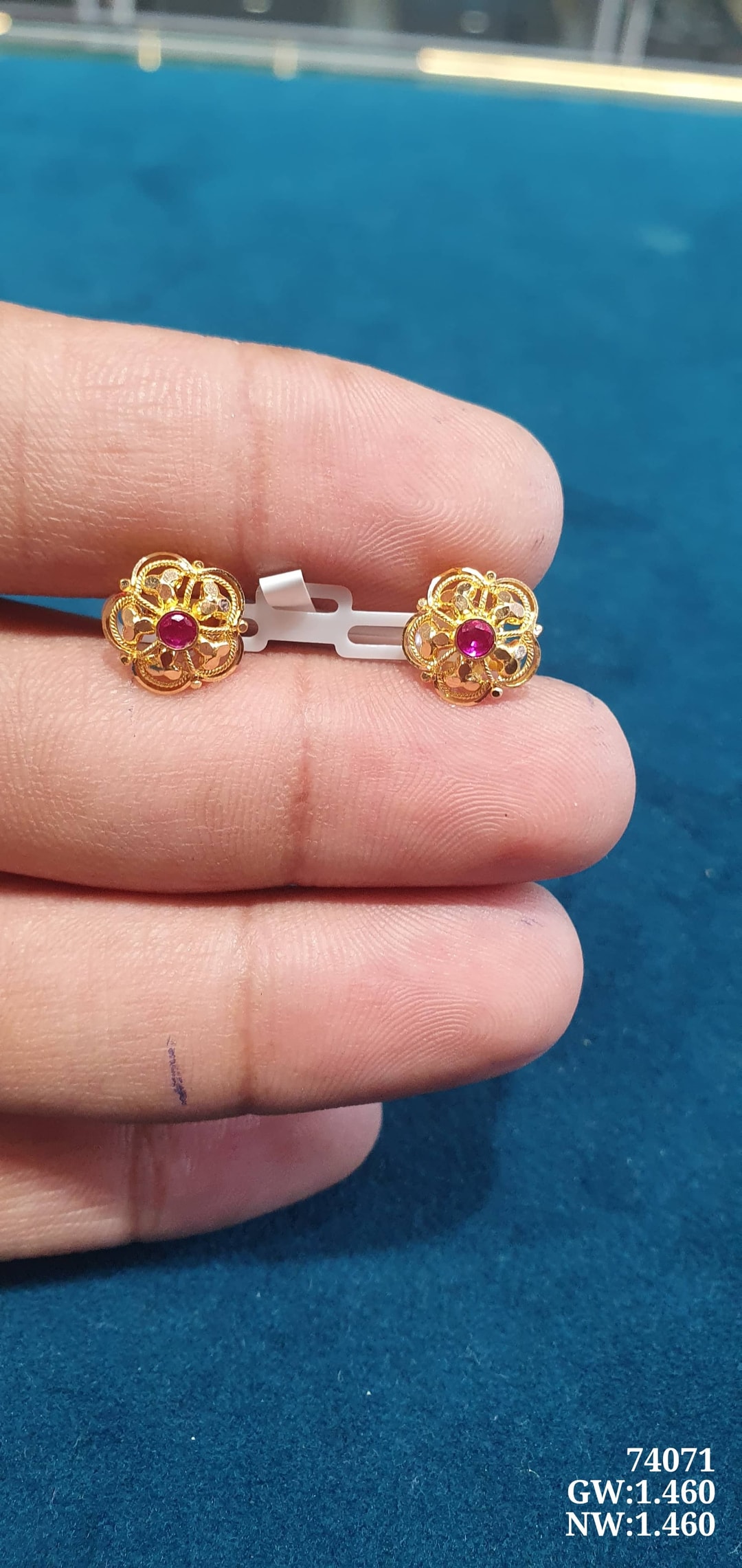22K G Tops