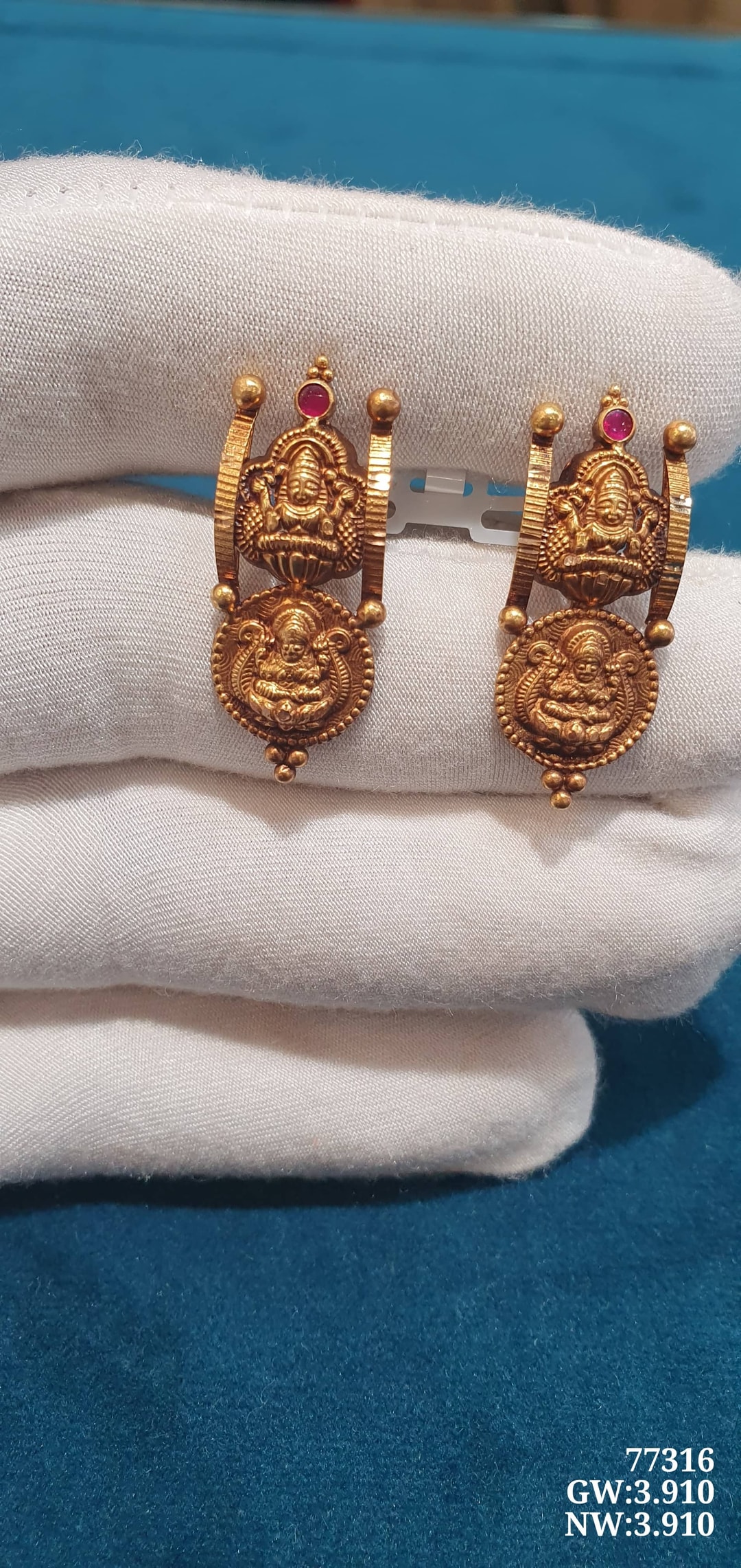 22K Antiq Tops